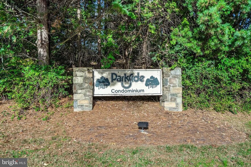 Building Photo - 10684 Weymouth St