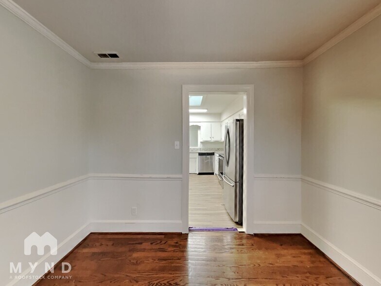 Building Photo - 1210 S 1st St