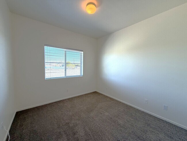 Building Photo - l31400