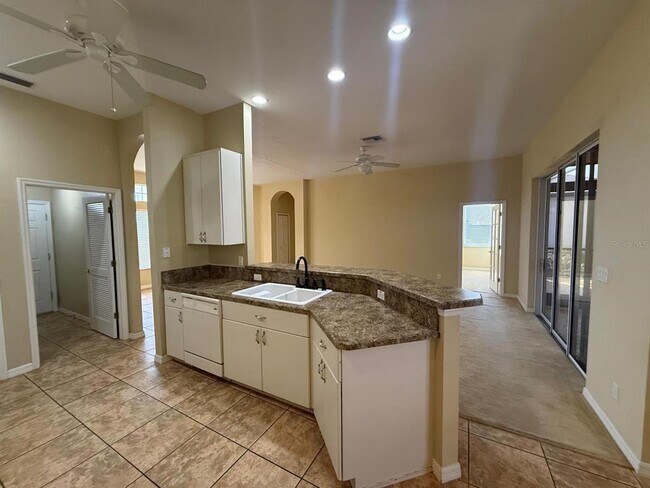 Building Photo - 5111 Ironsides Ct