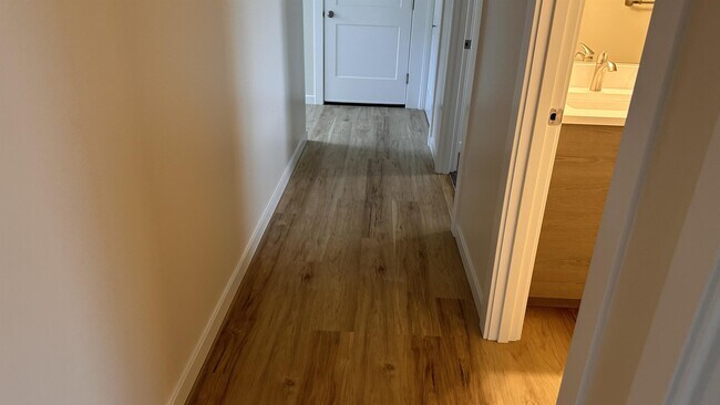 Building Photo - 123 9th Ave