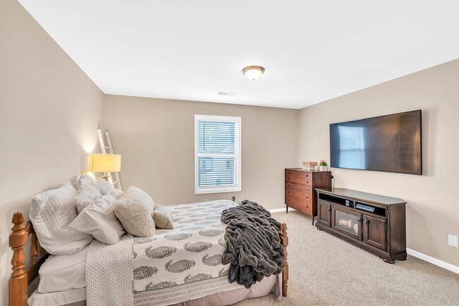 Building Photo - Beautiful 4BR Townhome in Mauldin - Whispe...
