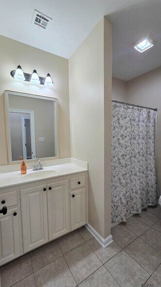 Building Photo - 2934 Nicholson Lake Dr