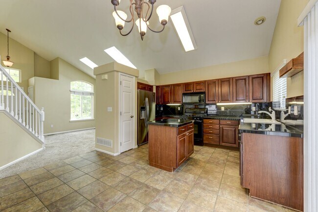 Building Photo - Beautifully Updated 3-Bed Home in Arapahoe...