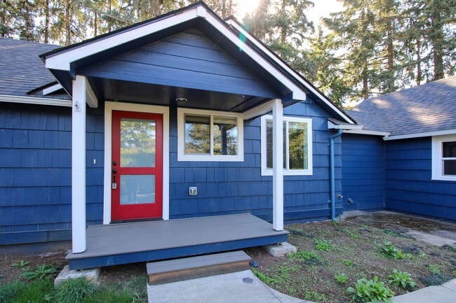 Building Photo - 860 Boxwood Ln SE