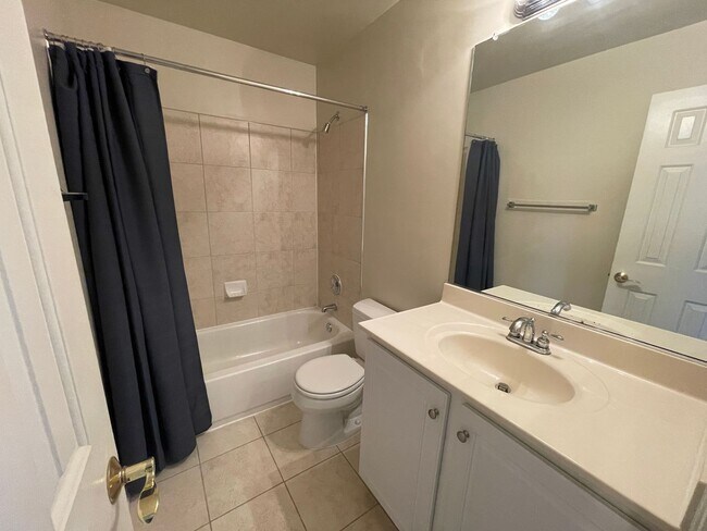 Building Photo - Luxurious And Spacious 3 Bed 2 Bath Brick Townhouse In Tysons Station