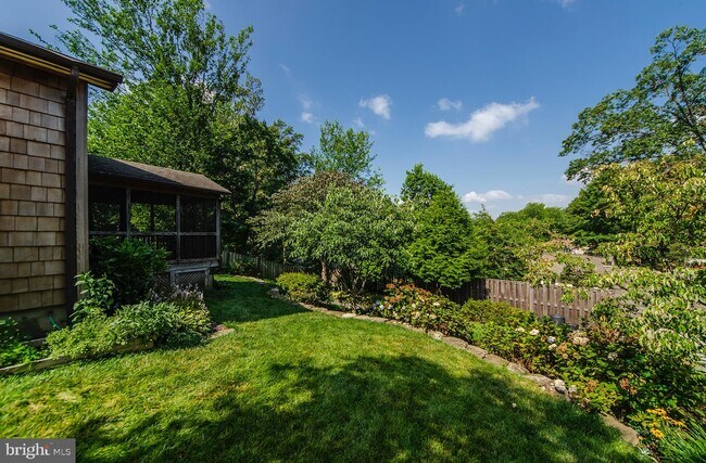 Building Photo - 628 Tazewell Rd NW