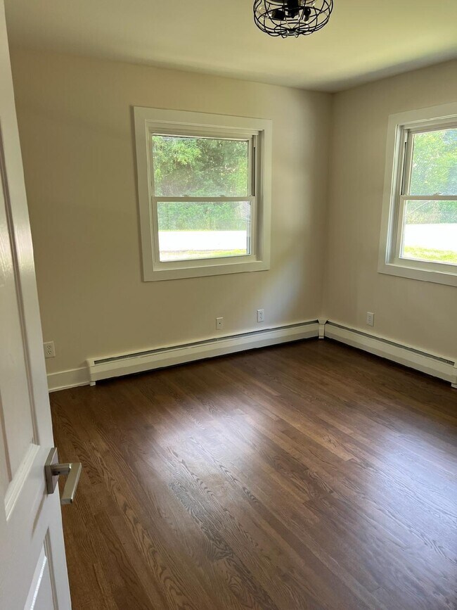 Building Photo - 541 S Main St