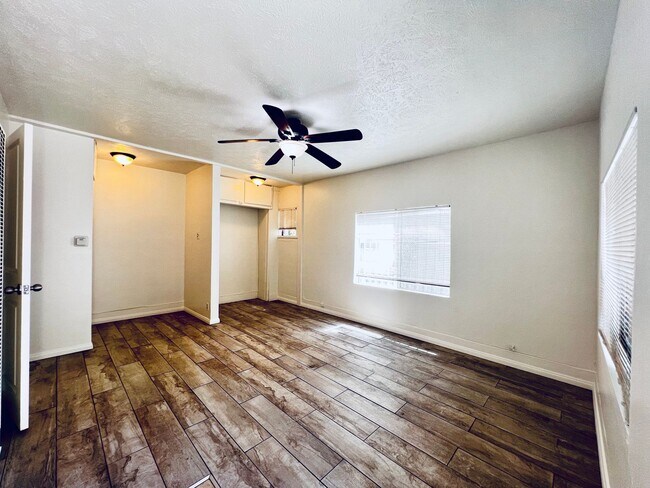 Building Photo - Charming Bluff Park Studio Bungalow – Just One Block from the Beach!