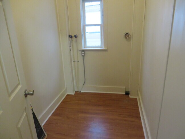 Building Photo - 1235 Swinney Ave