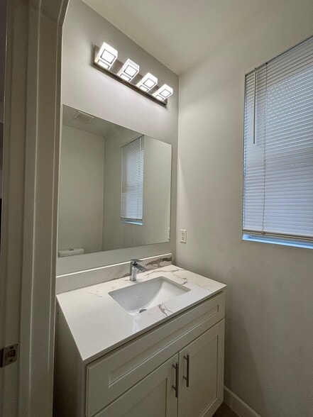 Building Photo - 2431 N Hancock St