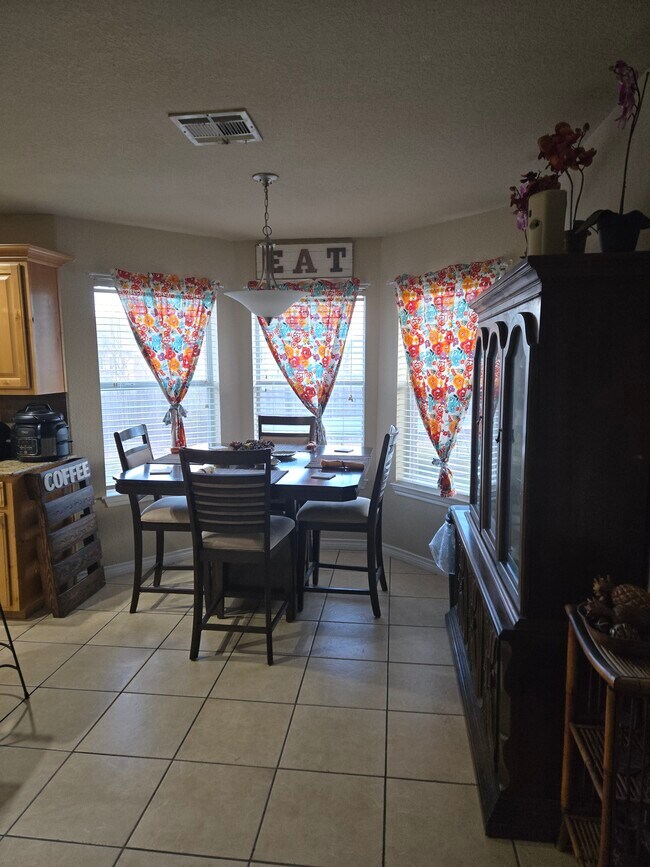 Building Photo - 3408 Lauren St