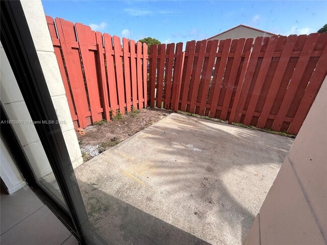 Building Photo - 3157 Coral Ridge Dr