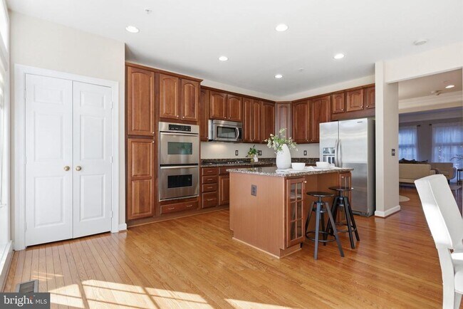 Building Photo - 7996 Reserve Way