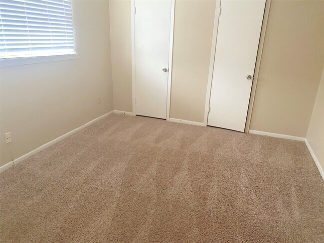 Building Photo - 1403 Blalock Rd