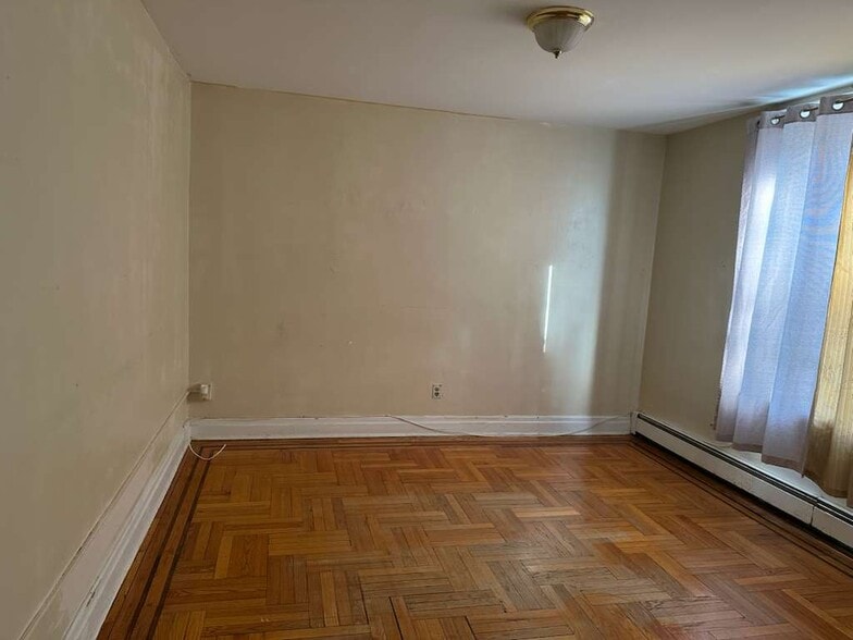 Living/dining room - 144 Old Bergen Rd