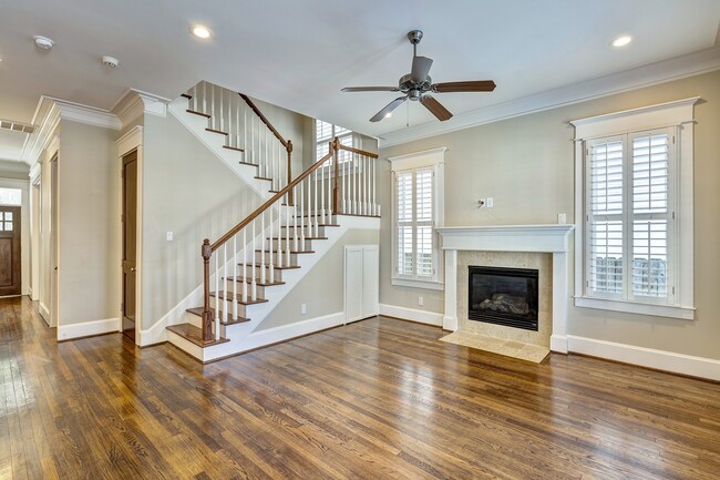 Building Photo - 1525 Oxford St