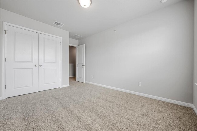 Building Photo - 104 Cinnabar Ln