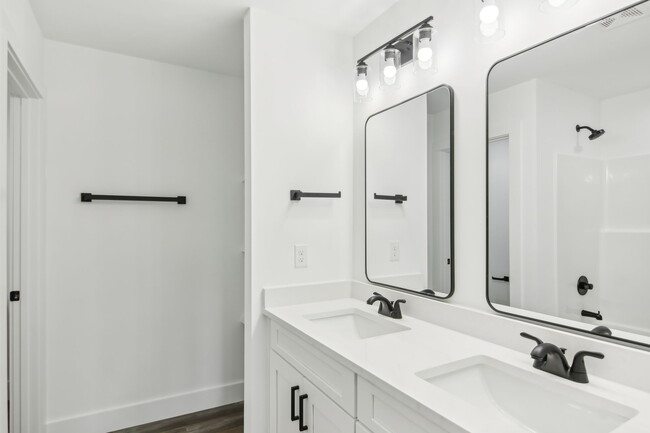 Building Photo - 4029 Cedar Fls Ln