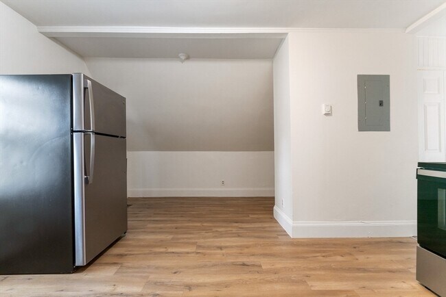 Building Photo - 247-249-249 Park St