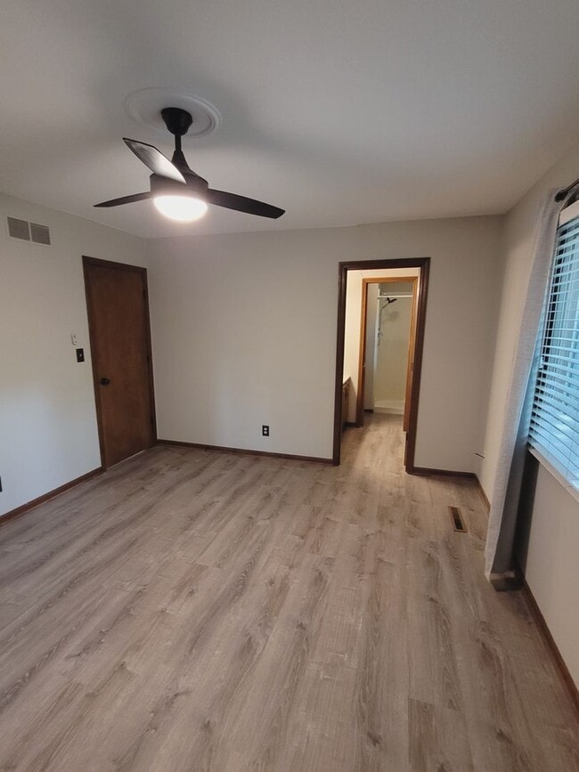 Building Photo - 3 bed, 3 bath home off Chapel Hill Road