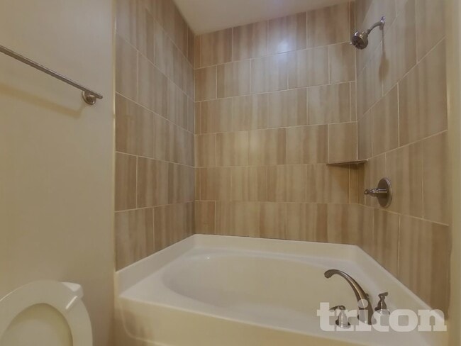 Building Photo - 502 Hickory Leaf Ct