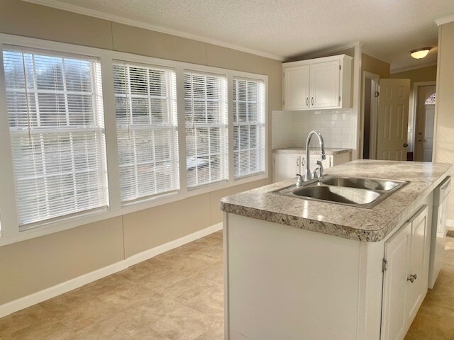 Building Photo - 119 Riverfield Dr