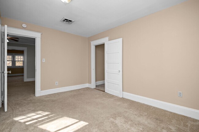 Building Photo - 437 Connecticut Ave