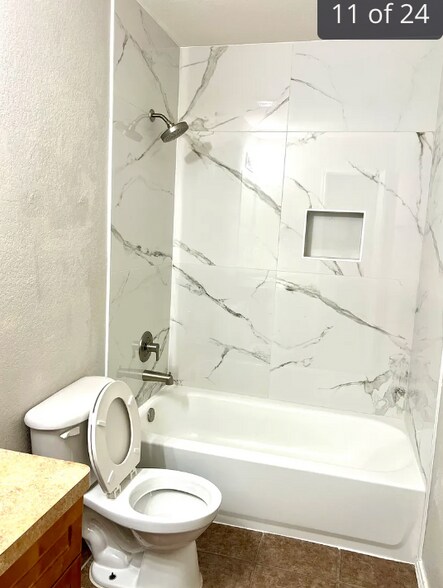 Building Photo - 2324 Aldergate Dr