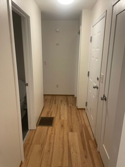 Hallway - 9741 Woodlawn Ave N