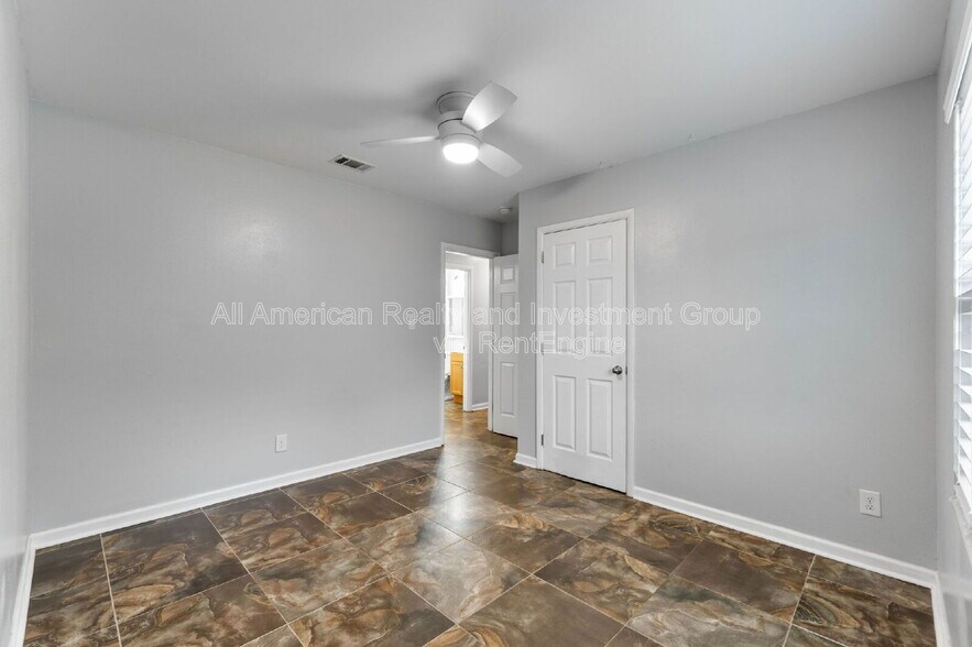 Building Photo - 419 Marlowe Dr