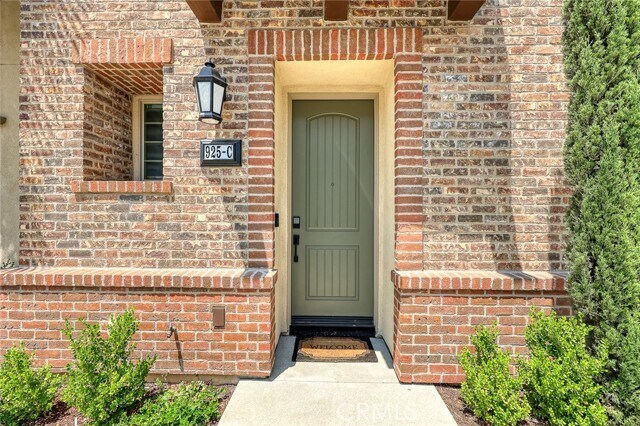 Building Photo - 925 Clementine Ct