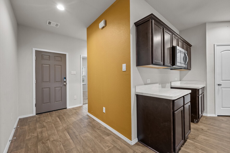 Building Photo - 20811 Olive Leaf St