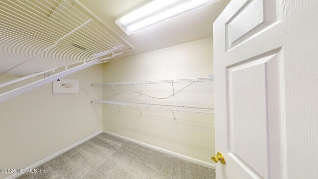 Building Photo - 8498 Climbing Ivy Trail S