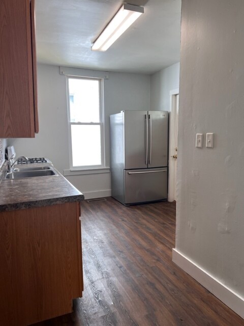 Building Photo - 500 N Institute Pl