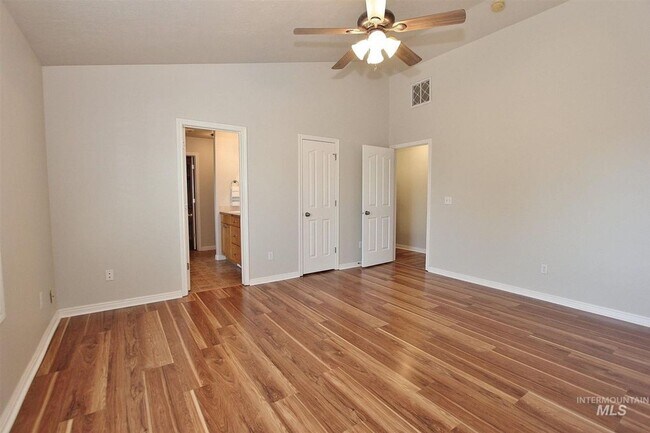 Building Photo - Beautiful Open Floor Plan Home in Boise!