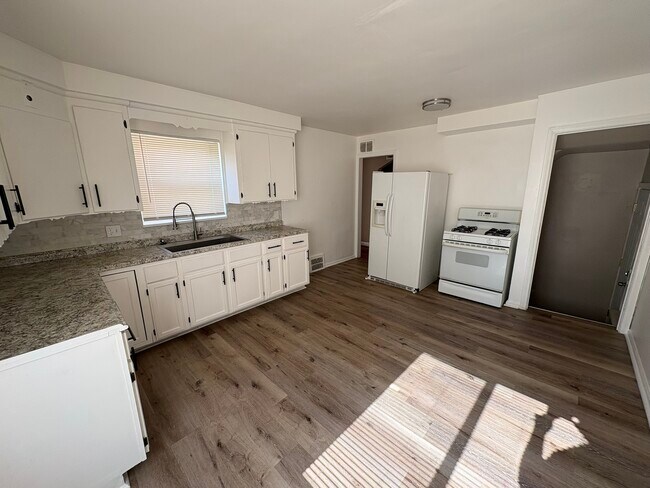 Building Photo - 20529 Alcoy Ave