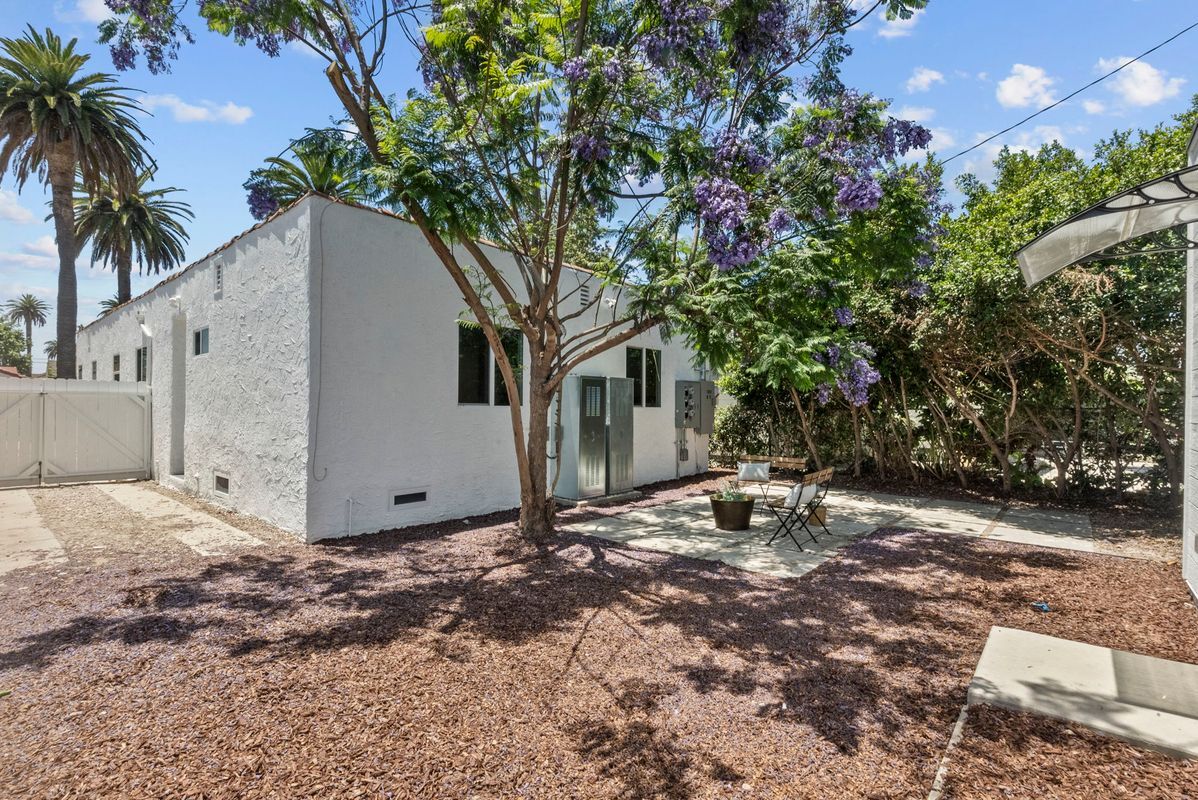 Building Photo - 1747 W 39th Pl