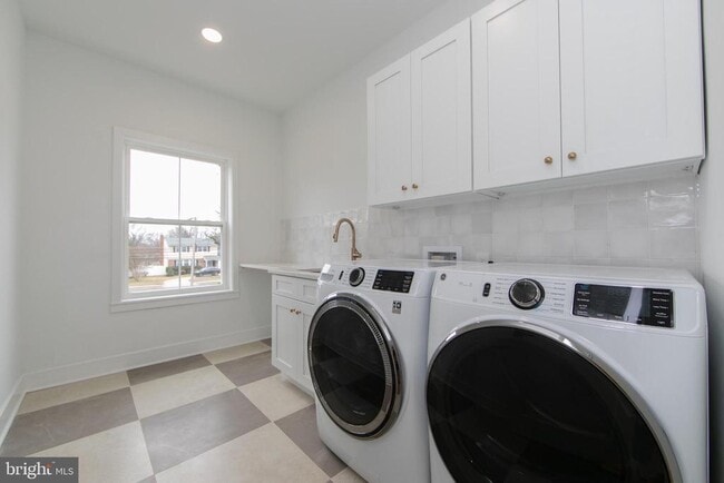 Building Photo - 371 Kresson Rd