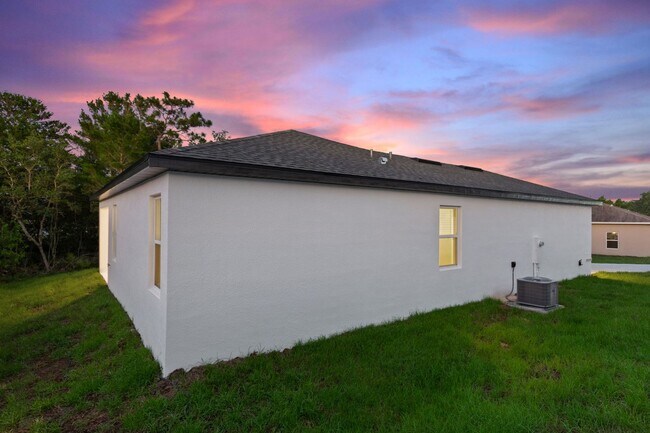 Building Photo - 360 Hibiscus Dr