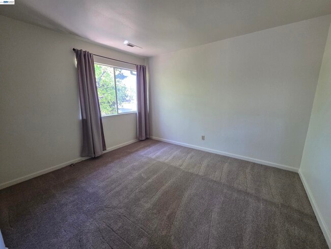 Building Photo - 7596 Silvertree Ln