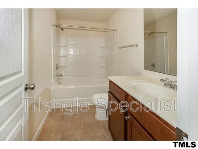 Building Photo - 8549 Quarton Dr