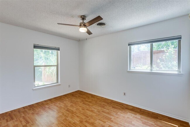 Building Photo - 1903 Boxwood Ct