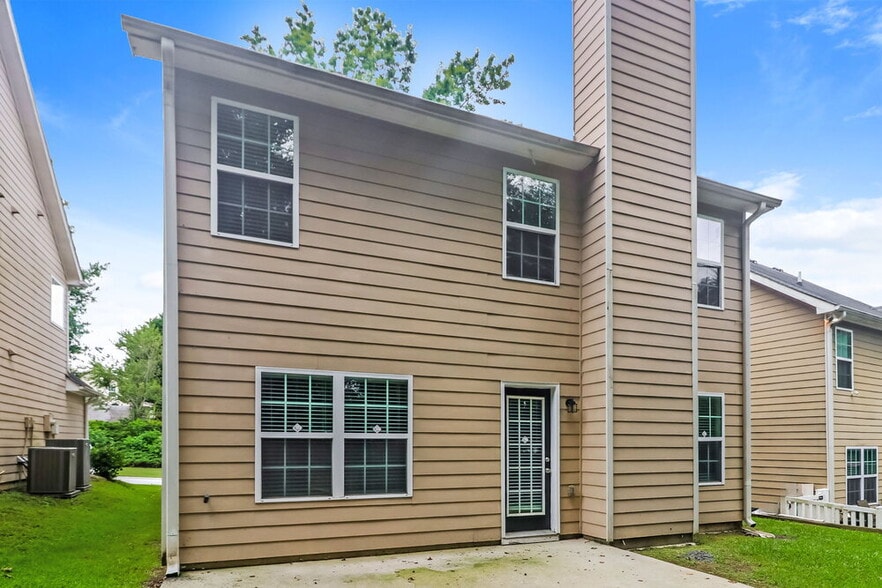 Building Photo - 6695 White Walnut Way