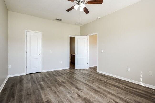 Building Photo - 3766 Fieldstone Cir