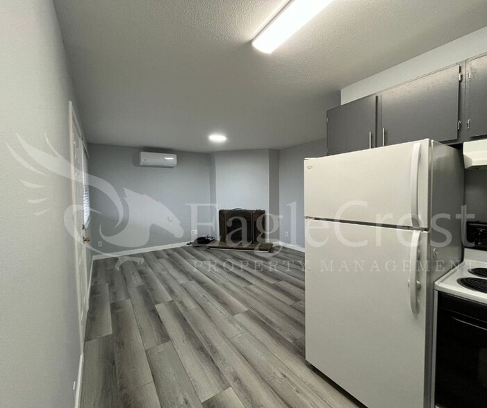 Building Photo - 17/19 S. Roosevelt