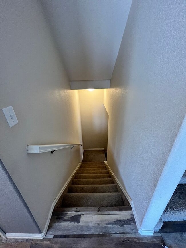 Building Photo - Gorgeous 3 bed/2.5 bath home with 3-CAR TANDEM GARAGE in Painted Sky