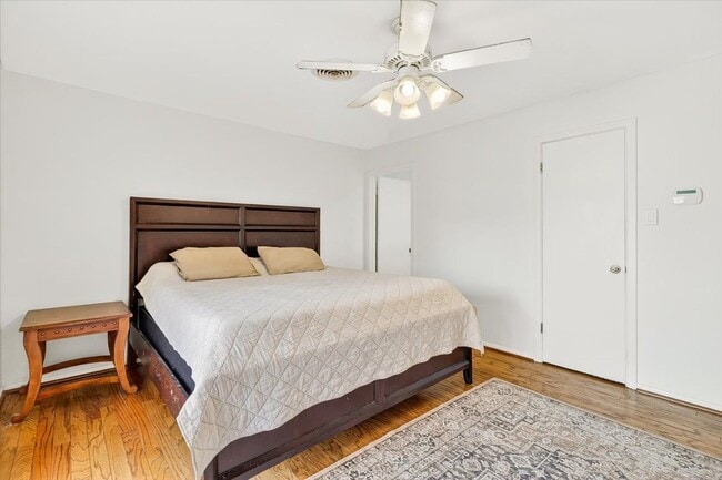 Building Photo - 722 Brock Dr