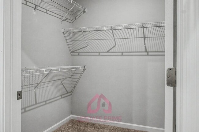 Building Photo - 378 Highline Trl
