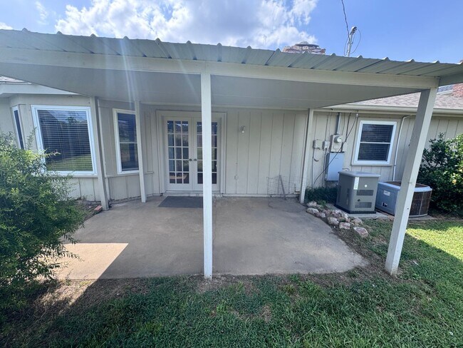 Building Photo - 1115 Briar Creek Rd